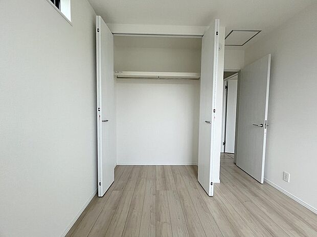 全居室収納スペース付きの物件です。