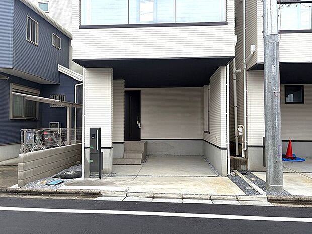 雨風から大切な愛車を守るビルトインガレージ。