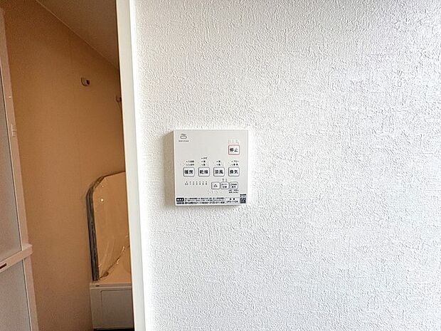浴室乾燥機は湿気を排し、カビ防止に大活躍。冬季のヒートショック緩和にも。