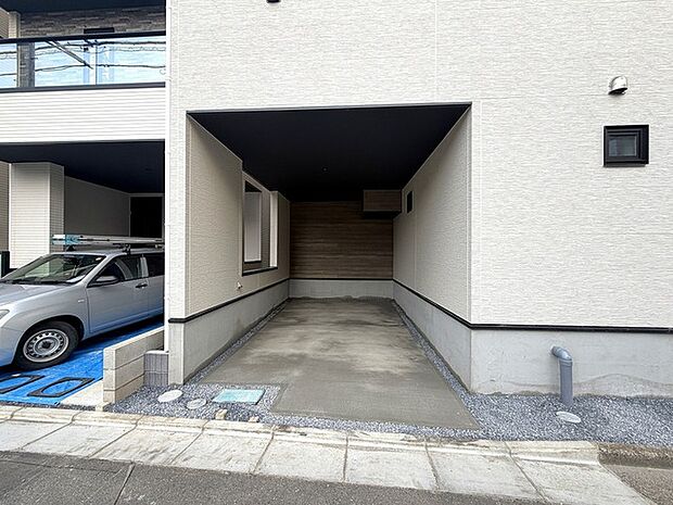ビルトインタイプの駐車スペース