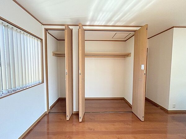たっぷり収納で、お部屋の中はいつもキレイに片付きそうですね。