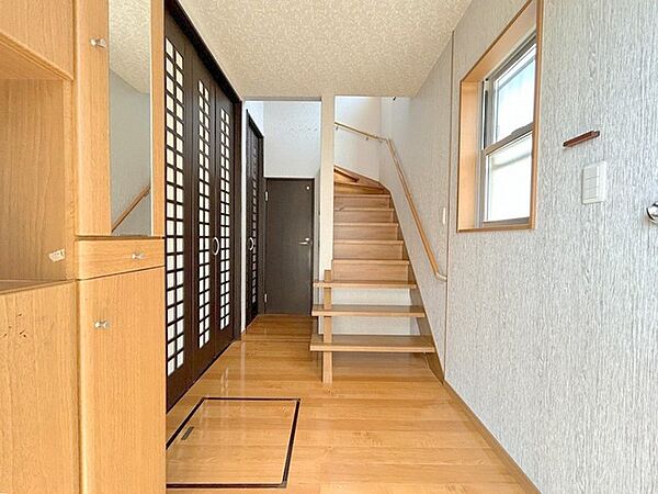 手すりつき階段