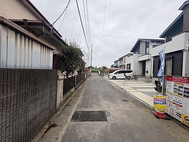 周辺環境に馴染む落ち着いた街並みが、日々の暮らしに穏やかな安らぎをもたらします 