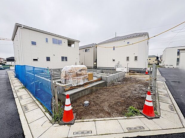 基礎から完成済みの住まいまで、各工程をご確認いただけます。