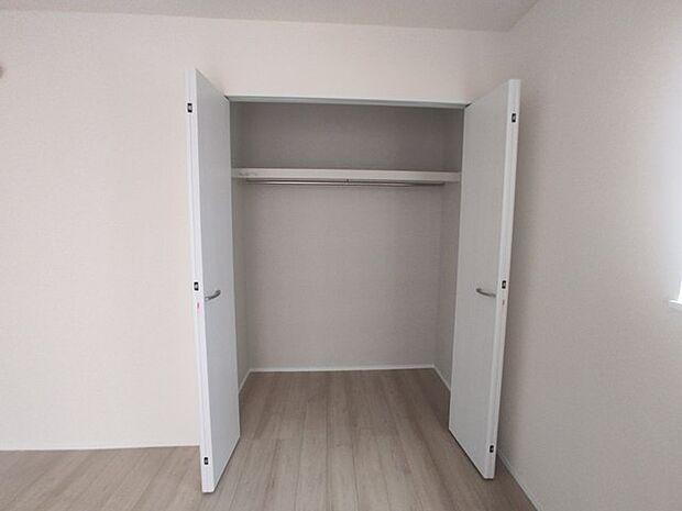 部屋ごとに設けた収納は、住みやすさへのこだわり。