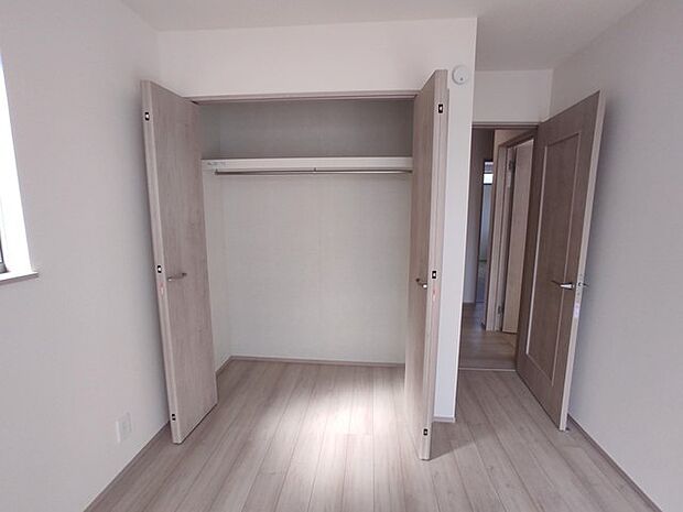 部屋ごとに設けた収納は、住みやすさへのこだわり。 