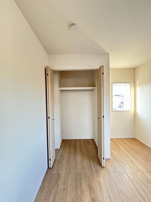 子供部屋にも嬉しい全居室収納スペース。 