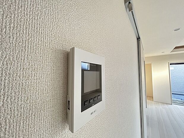 お一人の時でも安心のモニター付きインターホン 