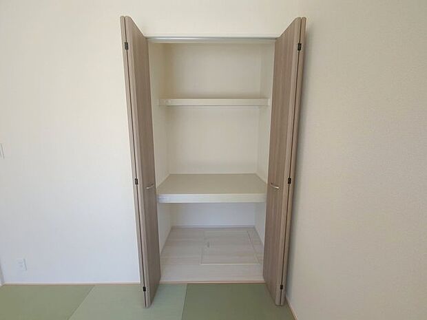 全居室収納スペース付きの物件です。