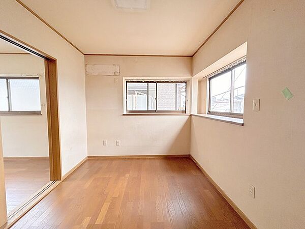 子供部屋には丁度良い洋室。サイズは6帖。