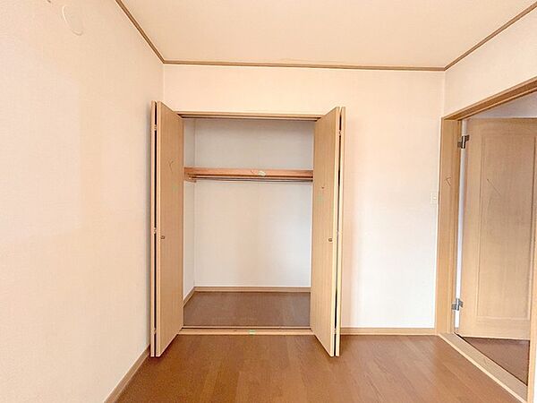 たっぷり収納で、お部屋の中はいつもキレイに片付きそうですね。