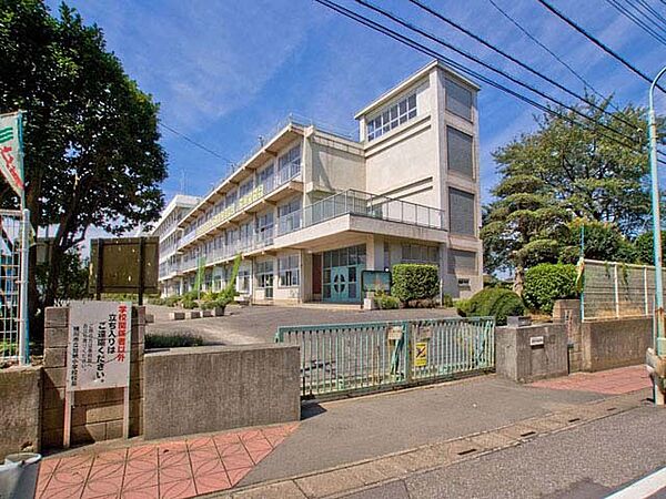 桶川市立加納小学校（1820m）