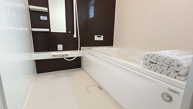 日々の疲れを癒す、ゆとりあるバスタイムを演出する空間。