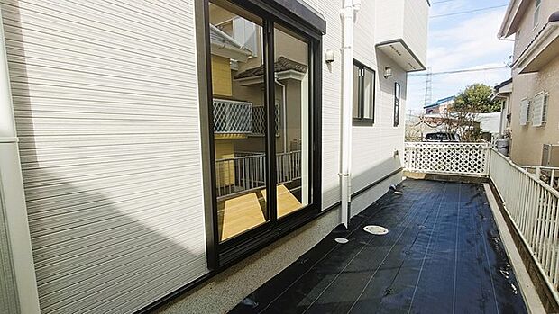 爽やかな風と心地よい日差しを感じる、穏やかな空間。