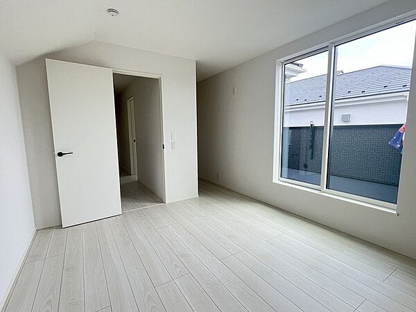 子供部屋には丁度良い洋室。