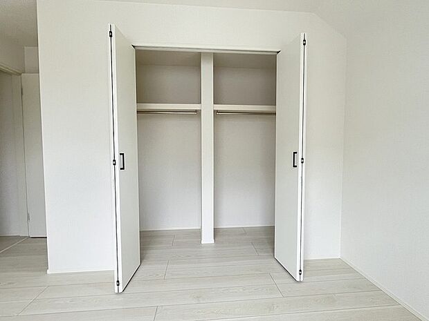 部屋ごとに設けた収納は、住みやすさへのこだわり。