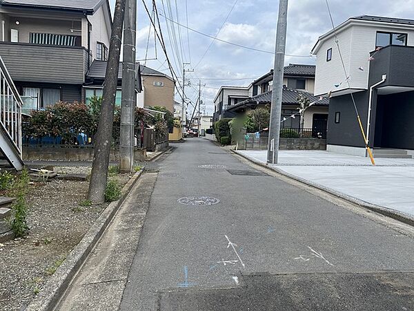車の通りも少ない閑静な住宅地。子育てにも、第二の人生にも。