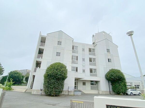 ふじみ野市立福岡中学校（820m）