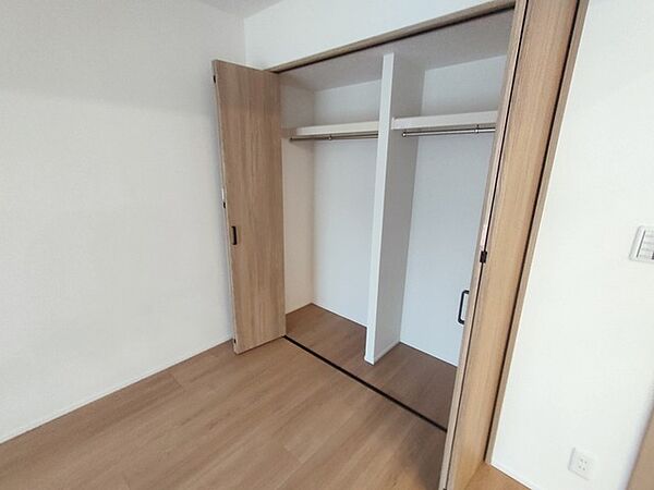 子供部屋にも嬉しい全居室収納スペース。