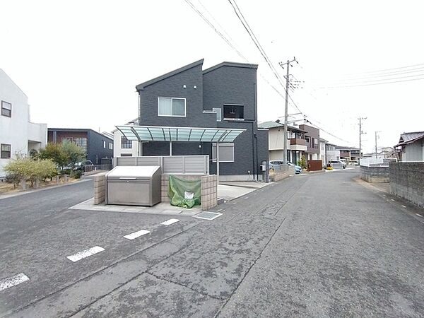 閑静な住宅地で、小さなお子様がいるご家族にも安心。