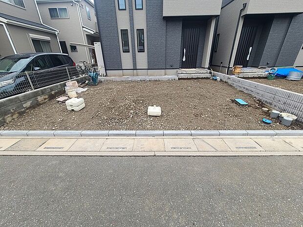 自由な発想で理想の暮らしを形にできる、将来の可能性が広がる更地です。