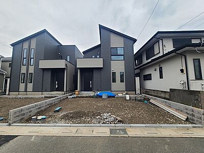 外観:洗練された外観が街並みに静かな調和をもたらし、これから始まる新しい暮らしの可能性を感じさせます。 外観:洗練された外観が街並みに静かな調和をもたらし、これから始まる新しい暮らしの可能性を感じさせます。