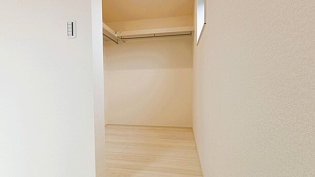 多趣味のご家族にも嬉しい、ウォークインクローゼット。 