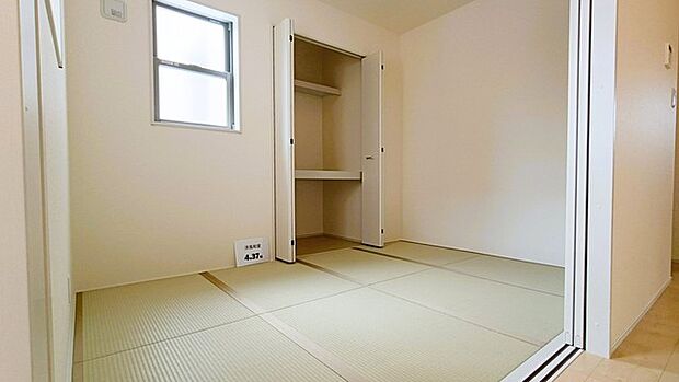 お子様にとっていいお昼寝空間になる和室は、ぜひリビングのお隣で。