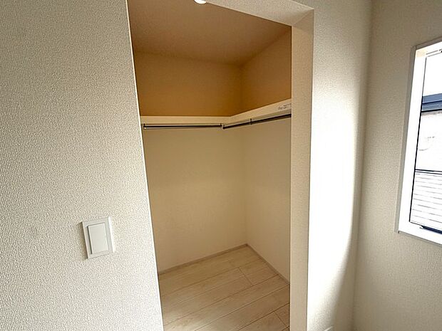 多趣味のご家族にも嬉しい、ウォークインクローゼット。 