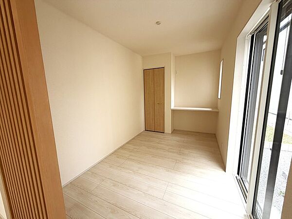 リビングの横の続き間は仕事部屋にも〇