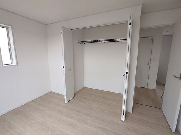 部屋ごとに設けた収納は、住みやすさへのこだわり。