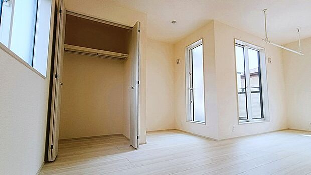 部屋ごとに設けた収納は、住みやすさへのこだわり。