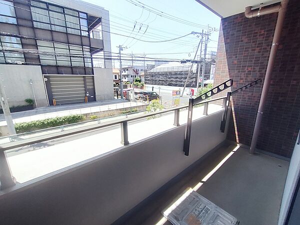 南向きバルコニーでお洗濯ものはいつもカラッと乾きます。