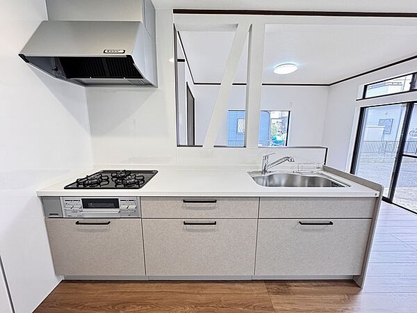 快適な新生活を迎えられそうな、新品のキッチンです。