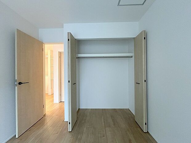 部屋ごとに設けた収納は、住みやすさへのこだわり。