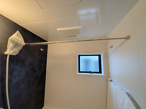 お洗濯ものもカラッと乾くのがうれしい、浴室乾燥機。換気機能も良好なので、その快適さにびっくりすると思います。 