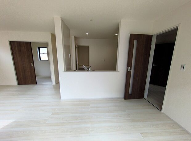 家族が自然に集りそうな広さが魅力のＬＤＫ。 