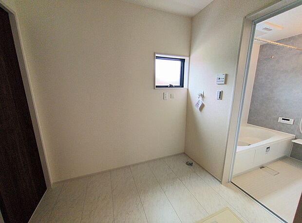 脱衣所は目覚めのスイッチが入る場所ですね。 