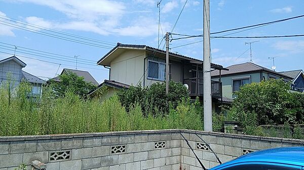 敷地267.03m2、芝生の庭が入る余裕の広さ。