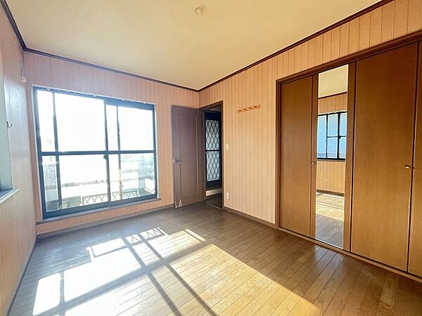 子供部屋には丁度良い洋室。サイズは6帖。