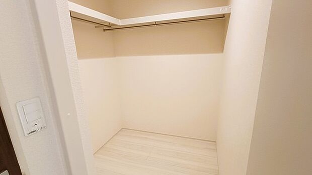多趣味のご家族にも嬉しい、ウォークインクローゼット。