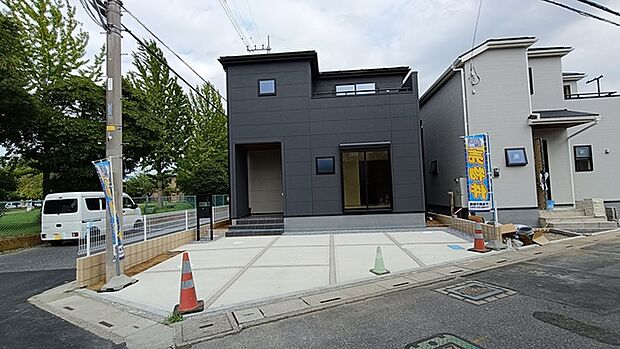 風通し・日当たりに優れる角地。開放感をお楽しみください。