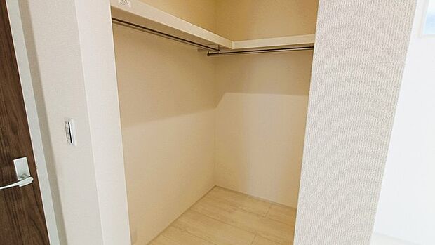 ウォークインクローゼットのある住まいで収納上手な生活。