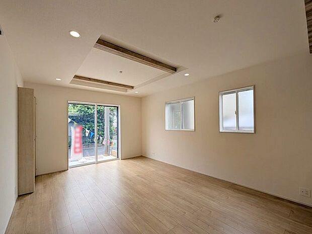 天井が高くなって開放感を感じる折り上げ天井。居住者が快適に暮らすための工夫がここにも見つかりました。