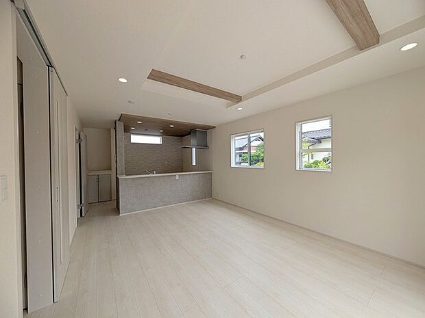 天井高を高くするための一工夫、折り上げ天井。開放感に包まれます。 