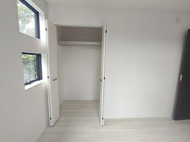子供部屋にも嬉しい全居室収納スペース。