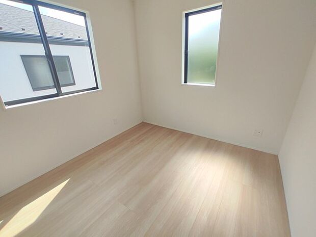 子供部屋には丁度良い洋室。サイズは5.25帖。