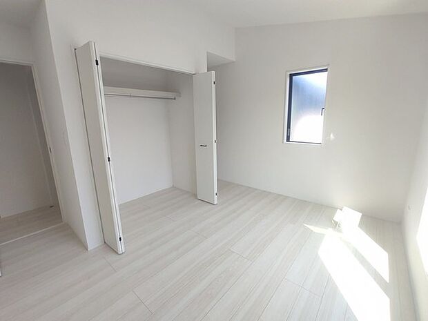 部屋ごとに設けた収納は、住みやすさへのこだわり。