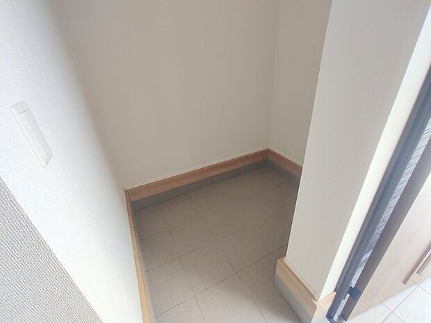 大容量のウォークインシューズクローゼットが嬉しい。