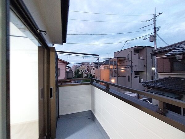 南向きバルコニーでお洗濯ものはいつもカラッと乾きます。